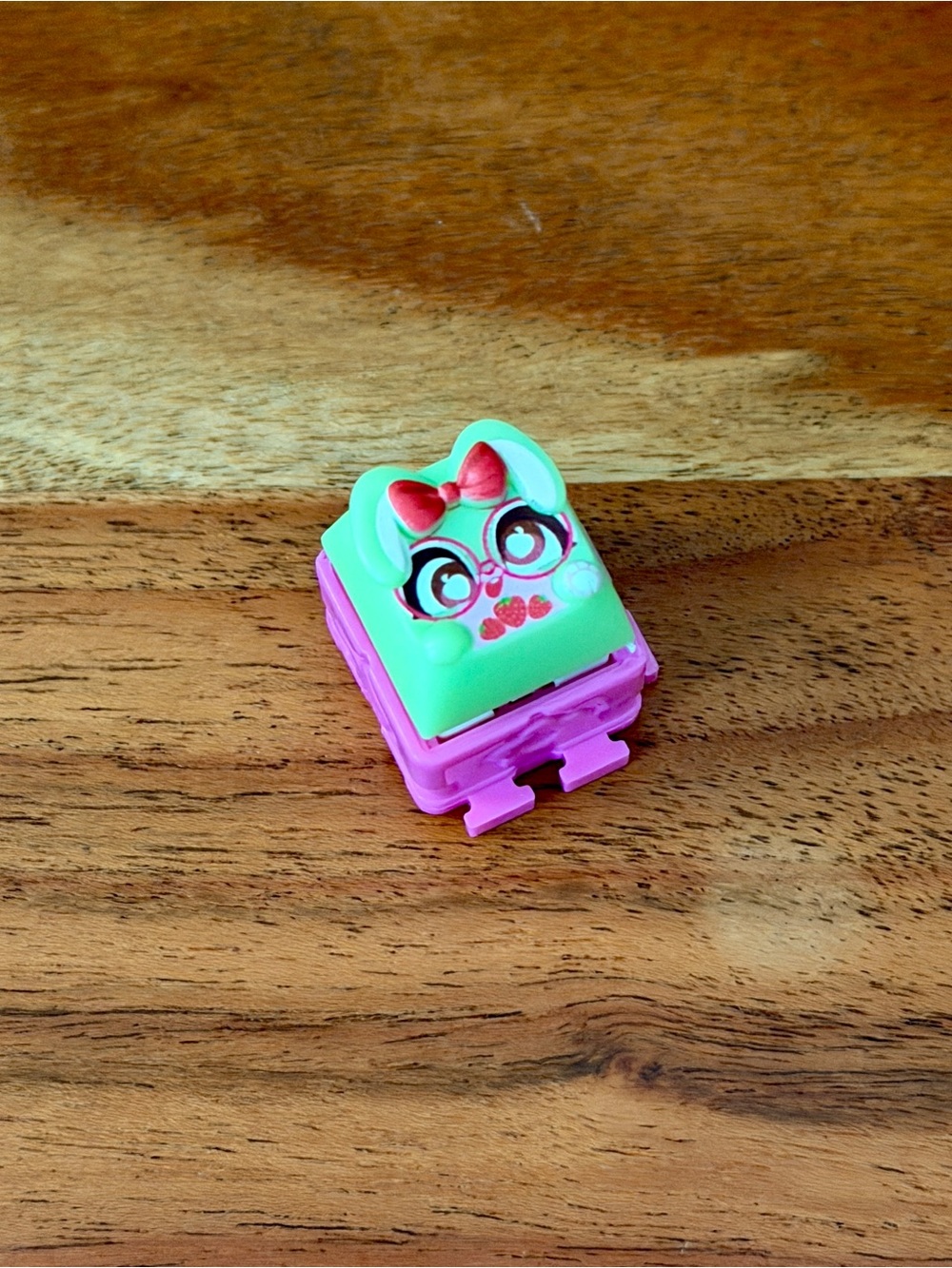 Clickeez Series 1, Strawberry Treats SillyBerry123
